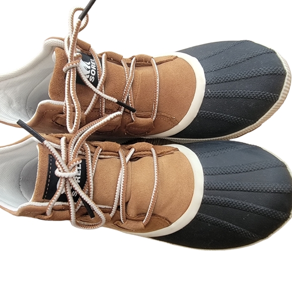 Womens size 9.5 Sorel Out N About III Duck Boot - Picture 4 of 6